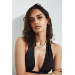 Manushi Chhillar Instagram - Just working their magic 🖤 . @rahuljhangiani @namratasoni @sheefajgilani