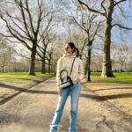 Manushi Chhillar Instagram - Evening walks 🌳🌿 Mayfair London