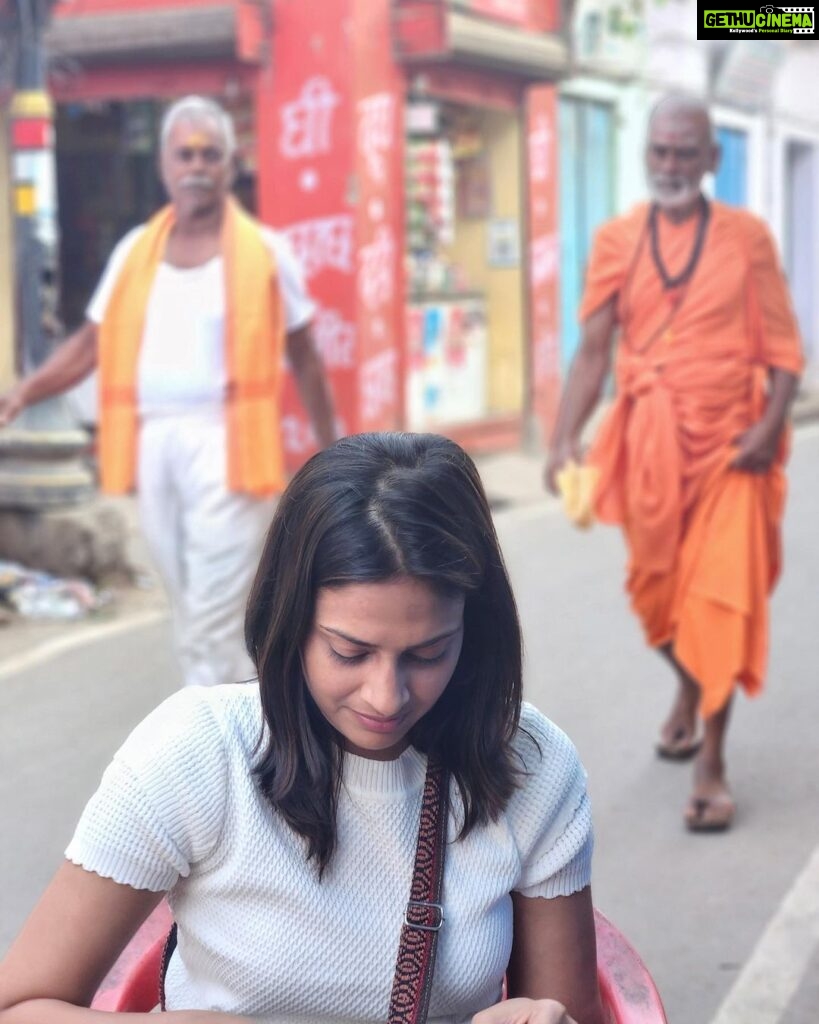Maulika Patel Instagram - Wanna Go Back 💫 The Buddha mentioned Sarnath as one of the four places of pilgrimage. #blessed ♥ P.c: @wanderwithaawara 📸 #sarnath #varanasi #buddhism #harhargange #mahadev #peace #places #vibes #love #travel #qualitytime #ilovemyblessedlife💕