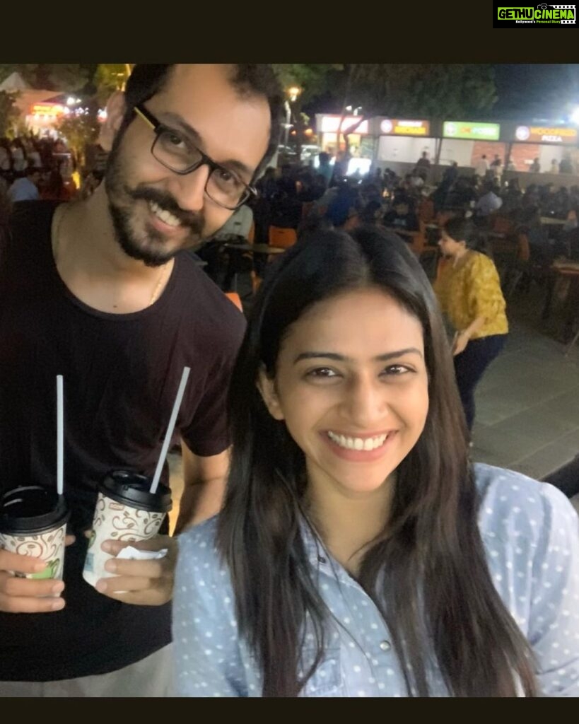 Maulika Patel Instagram - On the first day of my college, a boy wearing a white shirt in my class shyly asked to me “will you be my friend”? And todayyy he is maintaining and rest of the life he have to 🤗 You gave me the name which feels always special “dhaboo” 😃 the feeling of seeing your friend growing as a person as a business person and the most when a boy is having his boyy “My Pruthu” @prithvi110799 😘😘 Always happy for your happy life @raginisoni1107 ♥ We lived the best and We are enough for eachother 🤗 More love more success More happiness to youu 😇 Wishing You A Very Happy & blessed Birthday Pratik 🎂🍻