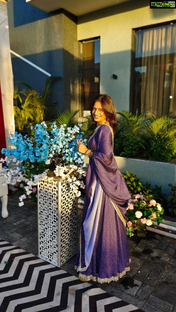 Maulika Patel Instagram - Lagezz Wedding day ♥ @pic671 @ridzz_271 🤗 Wearing: @pratixa_ahmedabad 👗 @pratixapatel26 😘 #yaarkishaadi #wedding #friendship #love #bond #bigday #destinationwedding #ilovemyblessedlife💕