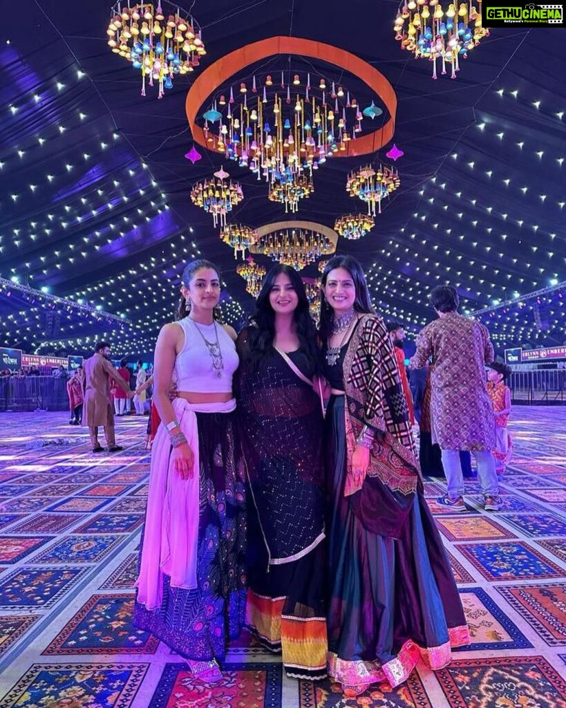 Maulika Patel Instagram - Suvarna navratri 💫 Different experience or i can say Suvarna experience of navratri @suvarnanavratriahmedabad includes A lovely Temple of Maa Ambe, Comfortable floor for garba , D Decor & Our @jigrra 🎶🧡 #navratri #navratri2023 #suvarnanavratri2023 #suvarnanavratriahmedabad #ahmedabad #love #maaambe #favourite #favouritefestival #garba #belief #indianattire #friends #melodiousvibe #ilovemyblessedlife💕