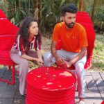 Meenakshi Raveendran Instagram - Mesapotamian nagara veedhiyiloode nadakkumbozhan attitude idan kashtapedunna 2 pere njn kanunnad. Candid picture akkan sramich cheetti poya 2 pracheena manushyaran pinneed attitude pidikkan nokkiyathenn enik manasilayi. @archana_raviii enna moroccan vanithayayrunnu camera kaikaryam cheythathenn pinneed njn manasilakki