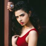 Meenakshi Raveendran Instagram - The oblivious exasperation of the sun to me for audaciously posing when he brights Click📸 @anandudasphotography Makeup @venidilimon
