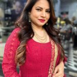 Megha Dhade Instagram - Happy Dashehra To All my Beautiful InstaFamily ❤️🤗 🙏🏻💕🍀🍀 Special thanks to My darling friend @meganmegsofficial for this Beautiful Festive Outfit Love it ❤️❤️❤️❤️