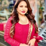 Megha Dhade Instagram - Happy Dashehra To All my Beautiful InstaFamily ❤️🤗 🙏🏻💕🍀🍀 Special thanks to My darling friend @meganmegsofficial for this Beautiful Festive Outfit Love it ❤️❤️❤️❤️