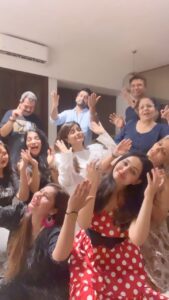 Megha Dhade Instagram - Full on paagalpanti😂
Thanku all my dear friends for making my day so so special, love you all❤️

🤣List of Paagals Rajesh and Jyotsana @kotianvidhi @anjarianitin @aarti.s.bagdi @charulmalik @shubhangiaofficial @meghadhade @dishankarora9