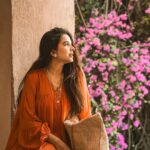 Mitali Mayekar Instagram – You glow differently, when your heart is happy.🌸
.
.
📸 @sidchandekar Alcázar de Sevilla