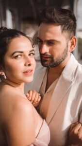 Mitali Mayekar Instagram - Trust me when I say this and @sidchandekar will back me up too.
We try EXTREMELY HARD to be “Instagramable”. And that’s just around 20% of our personalities. 
The rest 80% is PURELY THIS.🤪🤭
#beingweirdtogether #weirdos #crazinessoverloaded #beingcrazy #tinypanda #couplegoals #travelcouple #creativetravelcouples