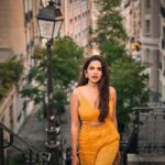 Mitali Mayekar Instagram - Bonne soirée, enchante!🌻🇫🇷 . . 📸 @sidchandekar Styled by- @shivanipatil_ Outfit- @miestetica.in #france #paris #dreamdestination #bonjour #tinypanda #travelbug #vacayvibes Montmartre