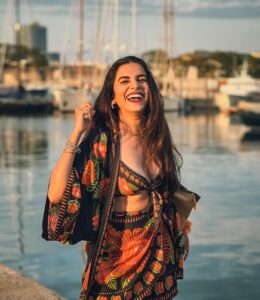 Mitali Mayekar Instagram - I’m not a Gemini but I definitely have two personalities.🙊
📸 @sidchandekar 
Outfit- @farmrio 
#barcelona #espana #spain #vacaymode #chillvibes #beachlife #vitaminsea