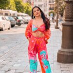 Mitali Mayekar Instagram - A wise woman once said, I love outfits with pockets so I can hide my hands there to control the urge of slapping you…🤭 - @smell_of_sunflowerss . . 📸 @sidchandekar #travel #travelbug #seville #spain #euroupetrip #europe23 Seville, Espana