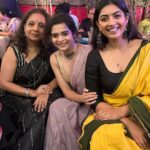 Mithila Palkar Instagram - The Prithvi Theatre Festival Opening Night always sets the tone for Diwali - an evening of art, music, theatre, culture, food, cheer and all of this with the people you love! What joy it was to watch @smudgal & @pradhananeesh perform live! Just the perfect Shubh Aarambh :) It was a very wholesome evening ✨ @prernachawla - special shoutout to you for saving my grace! Haha!