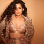 Mithila Palkar Instagram - Bringing in the festive szn shine ✨ Wearing @tatwammcouture Choker @varnikaaroraofficial Bag @haands_free Makeup @sahithya.shetty Hair @suhasshinde1 📸 @shivamguptaphotography Styled by @shreejarajgopal @drapingdreams.inc