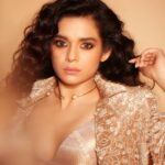 Mithila Palkar Instagram - Bringing in the festive szn shine ✨ Wearing @tatwammcouture Choker @varnikaaroraofficial Bag @haands_free Makeup @sahithya.shetty Hair @suhasshinde1 📸 @shivamguptaphotography Styled by @shreejarajgopal @drapingdreams.inc