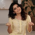 Mithila Palkar Instagram - A little gesture with a big impact! Register the local, women-run businesses near you this Diwali with @cadburycelebrations_in #ThisAdIsMyStore. Let’s make their Diwali happier! #CadburyCelebrations #Diwali #GharKiDukaan #DiwaliShopping #collab