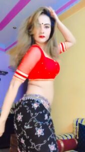 Mohini Ghosh Instagram - Leke pehala pehala pyar 💃😍