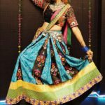 Monica Khanna Instagram - An old video but with a new twist.... Haalo re haalo....💃 @prateeksinghal17 #dance #daceismypassion #dancerlife #navratrispecial #happynavratri #jaimatadi #dancingsoul #loveforgarba