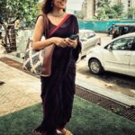 Monica Khanna Instagram - मंजिलों से गुमराह कर देते हैं कुछ लोग हर किसी से रास्ता पूछना अच्छा नहीं होता।। गुलज़ार साहब 🌻 @jerrypundkar #instalove #instagram #instagood #monikakhanna #selfmusing #gratitude #begoodtoyourself #instapost #instapicture #instadaily