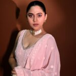 Mrunmayee Deshpande Instagram - Outfit: @shivaliahmedabad Makeup: @sujatakadam_ Hairstyle: @snehakelkar906 Pic: @sarrikaaaaaa