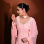Mrunmayee Deshpande Instagram - Saregamapa ❤️ Outfit: @shivaliahmedabad @nehachaudhary_ @sujatakadam_ @snehakelkar906 @sarrikaaaaaa #fashion #fashionphotography #traditional #mrunmayeedeshpande