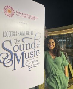Mukta Barve Instagram - About last night. 
Thank you @nmacc.india for bringing ‘Tha Sound Of Music’ here in Mumbai . 
डोळ्याचं पारणं फिटलं इतका सुंदर प्रयोग आणि देखणं थिएटर😍 भारतात आलेलं पहिलं ब्रॅाडवे म्युझिकल. असा भव्य प्रयोग होऊ शकेल इतकं अप्रतिम थिएटर आपल्या देशात-महाराष्ट्रात- मुंबई  उभं राहीलंय याचा अभिमान आणि कौतुक वाटतंय.