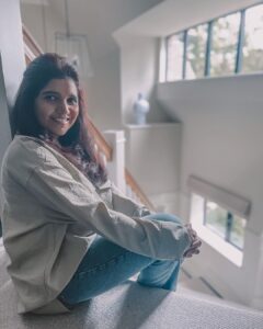 Mukta Barve Instagram - Hello!
#london #shoot #marathi  #marathimovie #film #muktabarve