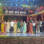 Mukta Barve Instagram - झी नाट्य गौरव २०२३ चारचौघी ला मिळाला सर्वोत्कृष्ट पुनरोज्जिवीत नाटकाचा पुरस्कार. Thank you @zeemarathiofficial