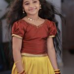 Muktha Instagram - This Bgm❤️ & my kanmani 👧🏻❤️ @nayanthara InFrame @kanmanikiara Styling @actressmuktha Videography @abi_fine_shooters Attire @athma_designer_house Hair @delia.john.988 #tamil #vallavan #nayanthara #child #cinema #malayalam #tamildialogue #simbu #kiararinkutomy #muktha #eyes #lips