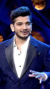 Munawar Faruqui Instagram - So Hi Dosto kaisa laga surprise aur meri entry? Doing what I do best on @colorstv Bigg Boss season 17 

Dekhiye #BiggBoss17, Mon-Fri 10PM & Sat-Sun 9PM sirf #Colors aur @officialjiocinema par. 
@beingsalmankhan 

#munawarfaruqui #BiggBoss #BB17 #MunawarIsTheBoss #munawarkijanta #munawarkewarrior #salmaankhan