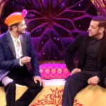 Munawar Faruqui Instagram - So Hi Dosto - Pesh hai Munawar ka Mushaira ❤️ Had so much fun doing this with @beingsalmankhan bhaijaan ❤️ Dekhiye #BiggBoss17, Mon-Fri 10PM & Sat-Sun 9PM sirf #Colors aur @officialjiocinema par. #BB17 #BiggBoss #munawarfaruqui #munawarkijanta #munawarkewarrior #biggboss17 #dongritohearts #MunawarIsTheBoss