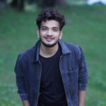 Munawar Faruqui Instagram - Kuch rasta likh dega Kuch mai likh dunga Tum likhte jao mushkil Mai manzil likh dunga.. #munawarfaruqui Mkjw❤️ #karlenge