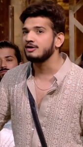 Munawar Faruqui Instagram - Khiladi hain hum apni sadko ke
Apne sath hume jodiye bhi mat
Hum asli Qureshi beef karte na bachdo se 🔥

Dekhiye #BiggBoss17, Mon-Fri 10PM & Sat-Sun 9PM
sirf #Colors aur @officialjiocinema par.

#munawarfaruqui #bigboss #bb17 #munawarkijanta
#munawarkewarrior #salmankhan #dongritohearts #karlenge #MunawarlsTheBoss