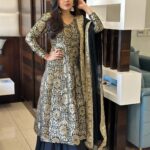 Muskan Bamne Instagram - 🫶 📸 @raj_bamne Styled: @_heena1396 Outfit: @s.a_fashion_house Earrings: @ziba_store19 #chachukachuha