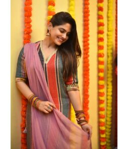 Naina Ganguly Instagram - Bloom with good vibes! 🌻
.
.
.
.
.
.
.
.
.
.
.
.
.
.
.
#igersindia #igpost #igindia #igdaily #igers #insta #instagood #instafam #instapost #instafashion #instamood #instagram #instapic #ootd #ootdfashion #picoftheday #photo #photooftheday #potd #tollywood #tollywoodactress #nainaganguly