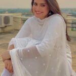 Naina Ganguly Instagram - Jo tum na ho... toh hum bhi hum nahi. ❤️ . . . . . . . . . . . . . . . . . . . . . . . . #réel #reelsinstagram #reelsindia #reelitfeelit #reelsvideo #reelsviral #reelkarofeelkaro #feelitreelit #bollywood #bollywoodsongs #cute #smile #trending #trendingreels #trendingsongs #instagram #instapost #instareels #newreels #foryou #foryoupage #actorslife #nainaganguly