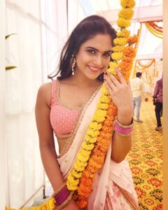 Naina Ganguly Instagram - May the divine blessings of Goddess Durga bring you bountiful joy and happiness. Sending you hearty wishes on Durga Ashtami! 🙏🌸
.
.
.
.
.
.
.
.
.
.
.
.
.
.
#igaddict #igersindia #igdaily #instalook #instapost #instafashion #instalike #instagram #instagood #ootd #ootdfashion #phone #photooftheday #potd #lookoftheday #bestoftheday #like4likes #l4likes #l4l #follower #followersinstagram #followforfollowback #tollywood #tollywoodactress #bollywood #nainaganguly