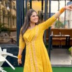 Naina Ganguly Instagram - It is better to dance in the rain. 🌧 💛 . . . . . . . . . . . . . . . . . . . #terevaste #terevastefalaksemaichandlaunga #reelitfeelit #reelsinstagram #reelsinsta #reelsviral #reelslovers #reelsindia #reelsvideo #feelitreelit #feelkaroreelkaro #feelkorboreelkorbo #newreels #foryou #foryoupage #trending #trendingsongs #bollywood #bollywoodstyle #actress #actorslife #nainaganguly