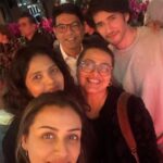 Namrata Shirodkar Instagram - "Good food, great laughs, and the best company! 🍽️🎉 Grateful for fun-filled dinners . #FoodieGang #GoodTimes #DinnerLaughs" Mayfair London