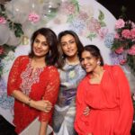 Namrata Shirodkar Instagram - (1/2) About last night! My first official party with our 11-year-old, and she had an absolute blast, much like her father. ♥️♥️♥️♥️ Just like the old times... Met all our friends who came out of the woodwork 🤣🤣. Just like we did 🤣🤣🤣But whatta party! 🎉 Thank you our little blessed couple, @shriyabhupal and @anindith, for hosting the best party in town. ♥️♥️♥️♥️ Thank you @diabhupal, @krishnarbhupal and @shalini_bhupal for being the best hosts 🤗