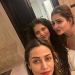 Namrata Shirodkar Instagram - Some fun summer evenings are like this … #goodtimes #friends @sudha_r @swathi.fineart Hyderabad