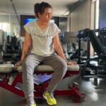 Namrata Shirodkar Instagram - Clear your mind of "can't"!! 💪 @maheshkollamsetti . . . #gymday #workout #fitness