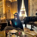 Namrata Shirodkar Instagram - Coffee, croissants and moi!! 🤍 Just the best place @rosewoodhoteldecrillon #crillionhotelparis Hôtel de Crillon, A Rosewood Hotel