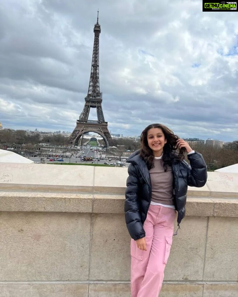 Namrata Shirodkar Instagram - Trocadéro... Paris is never complete without a visit to the Eiffel 🗼♥️♥️♥️ #eiffeltower #sisterstogether Eiffel Tower - Paris, France