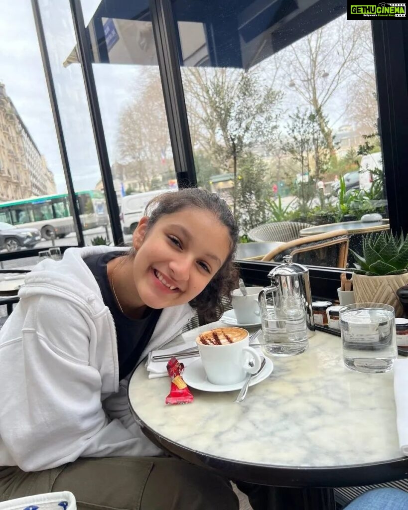 Namrata Shirodkar Instagram - Early Parisian mornings look like this 😍😍😍 #parismonamour