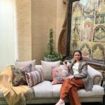 Namrata Shirodkar Instagram - A glimpse of a luxurious transformation to my living room with furniture and accents selected from the newly launched Sarita Handa store in Banjara Hills, Hyderabad. . . @saritahanda . . . @pr.richagupta