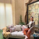 Namrata Shirodkar Instagram - A glimpse of a luxurious transformation to my living room with furniture and accents selected from the newly launched Sarita Handa store in Banjara Hills, Hyderabad. . . @saritahanda . . . @pr.richagupta