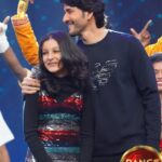 Namrata Shirodkar Instagram - My little one... you're a star in the making! Love the way you conduct yourself on-screen.. with such poise and ease!! A proud mother I am 😍😍😍😍 Shoutout to @zeetelugu! Can't wait for the full episode.. would be an absolute treat to watch!! ❤️❤️❤️ To be telecasted this Sunday, Sep 4th at 9pm on Zee Telugu! #SSMBxSitaraForDIDTelugu #DIDTelugu