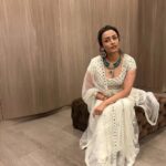 Namrata Shirodkar Instagram - An all white evening!! Exuding peace and tranquility... simple elegance 🤍 @surilyg 👌👌👌