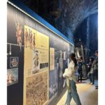 Namrata Shirodkar Instagram - A journey through time!! Exploring #EdinburghCastle... and its intricate architecture!! #Scotland 🏴󠁧󠁢󠁳󠁣󠁴󠁿🏰 @urstrulymahesh @gautamghattamaneni @sitaraghattamaneni Edinburgh Castle Scotland
